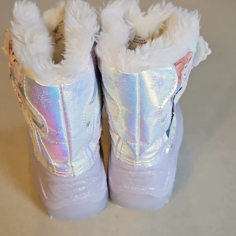 Frozen Light Up Snowboots